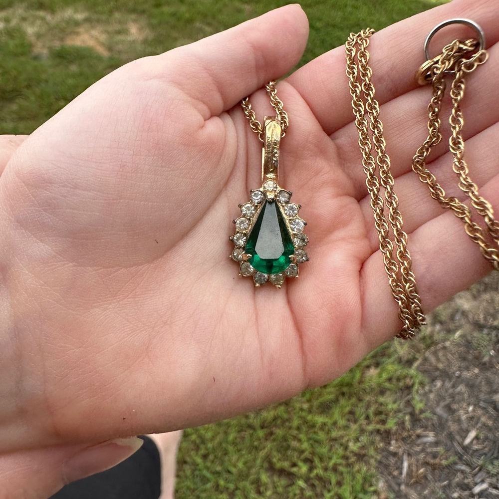 Rhinestone Pendant Necklace
